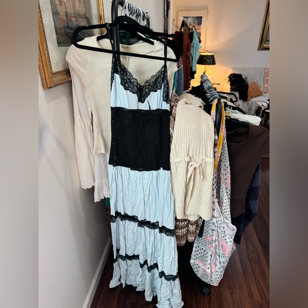 FRANKIES BIKINIS XS DRESS. HAIR DYE STAINS PICTURED.